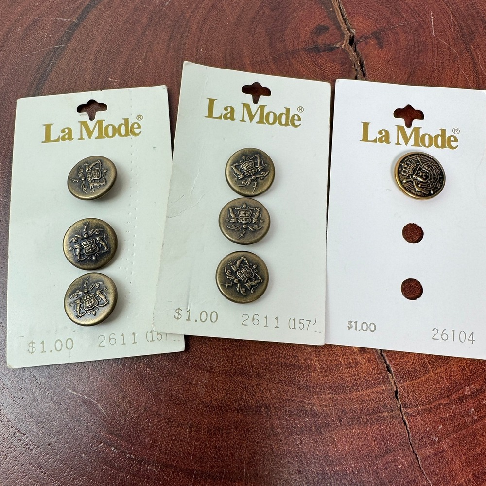 La Mode Vintage Crest Blazer Buttons Antique Gold 5/8 Inch Lot of 7 2611 26104